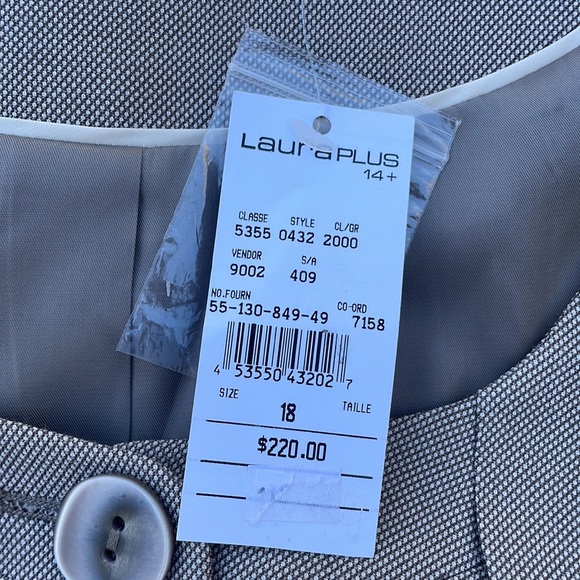NWT Laura Plus Short Sleeve Suit Jacket - Picture 3 of 7